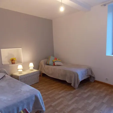 Semesterbostad Lilubelle Ustou